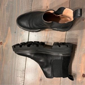 Madewell Black Lug Boots 5.5